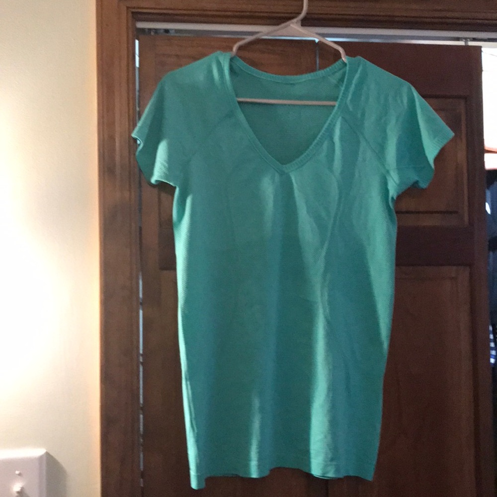 Lululemon Run Swiftly V neck T-shirt